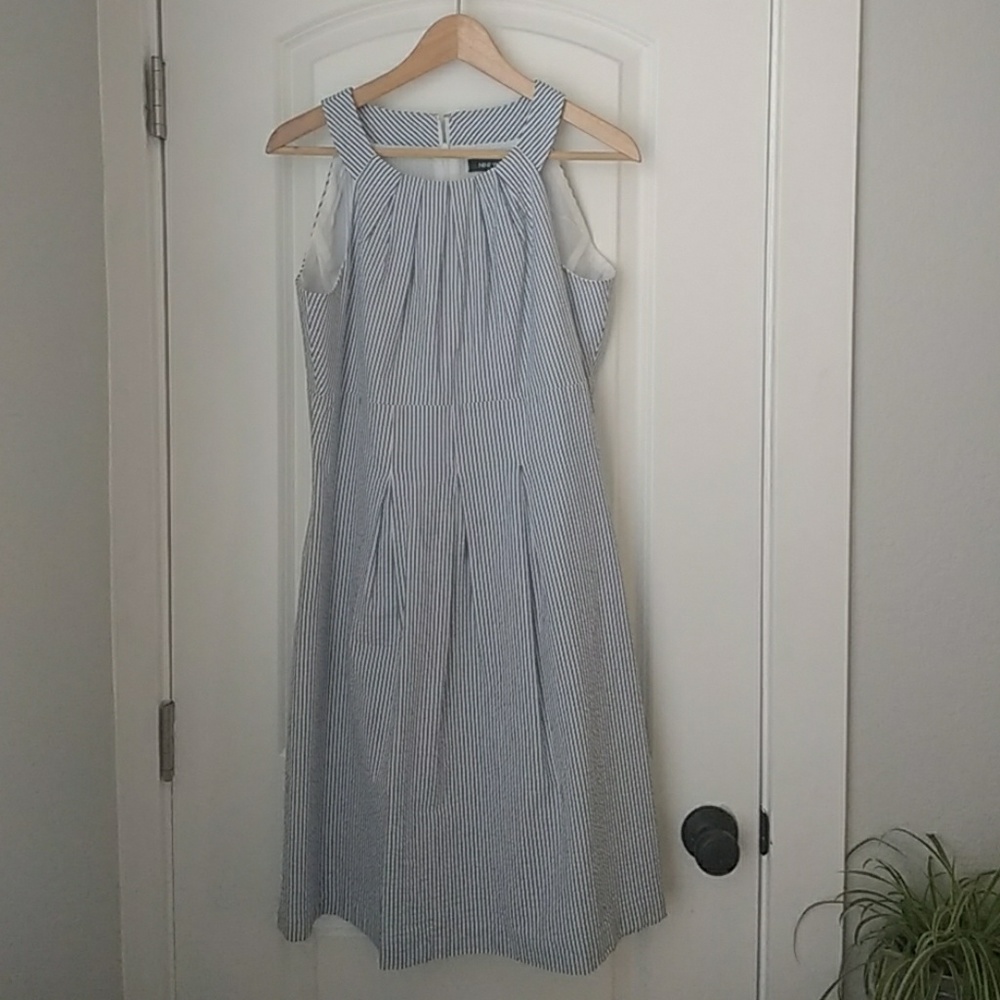 Nine West seersucker dress size 6 EUC